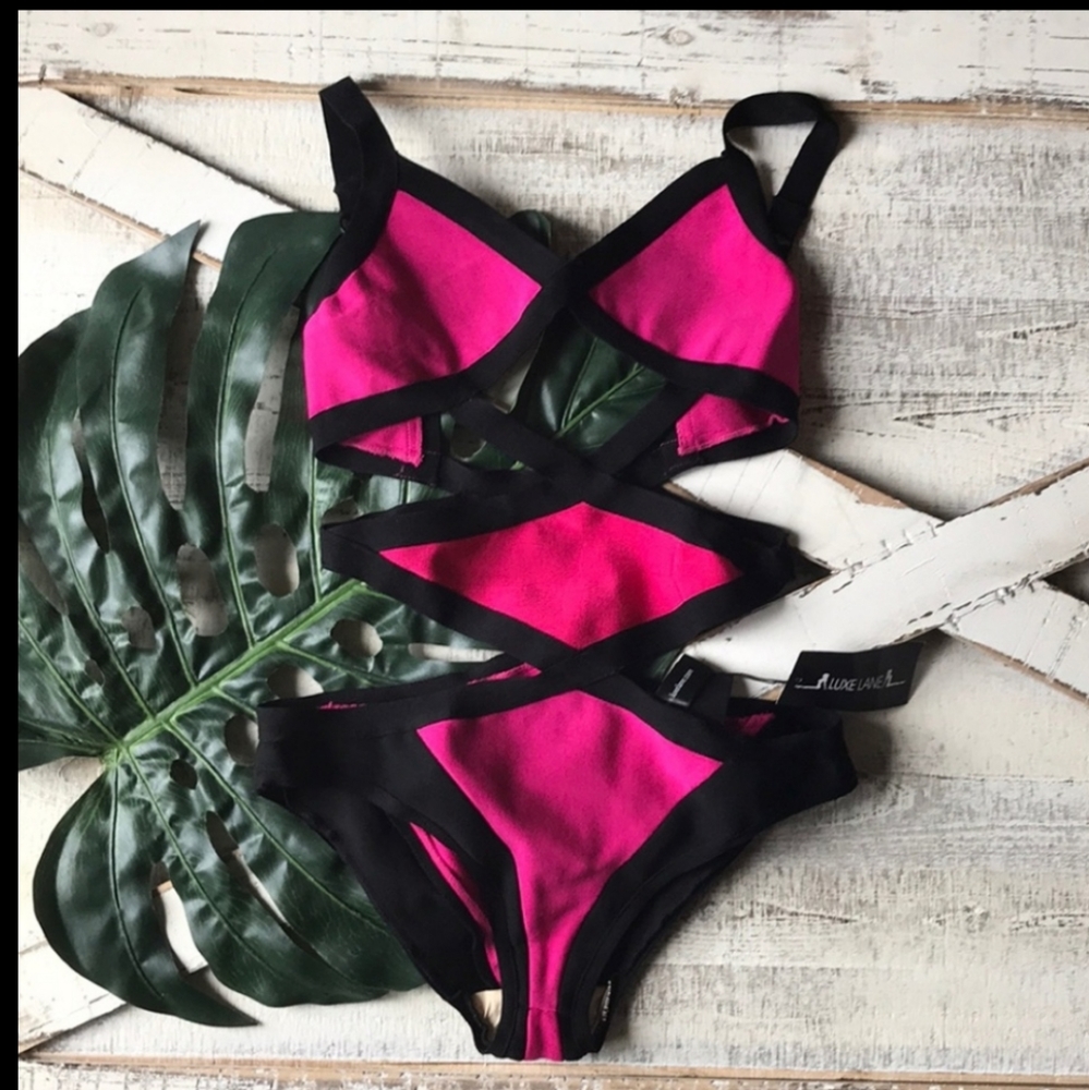 Super sexy Bandage 1 piece Luxe Lane NWT M